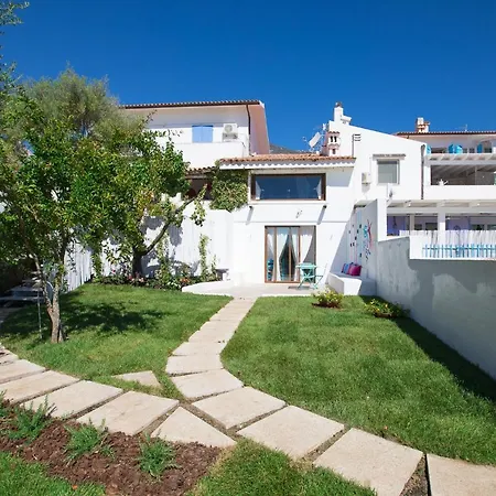 Palmasera Charming 4* קאלה גונונה